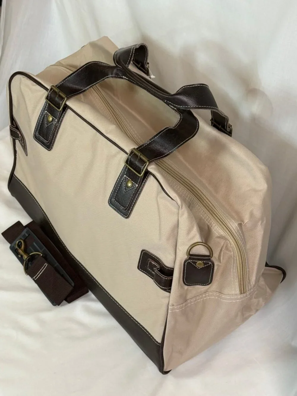 NWT GNBI Duffle Gym Carry On Weekender Travel Bag - Tan and Brown - Nice!